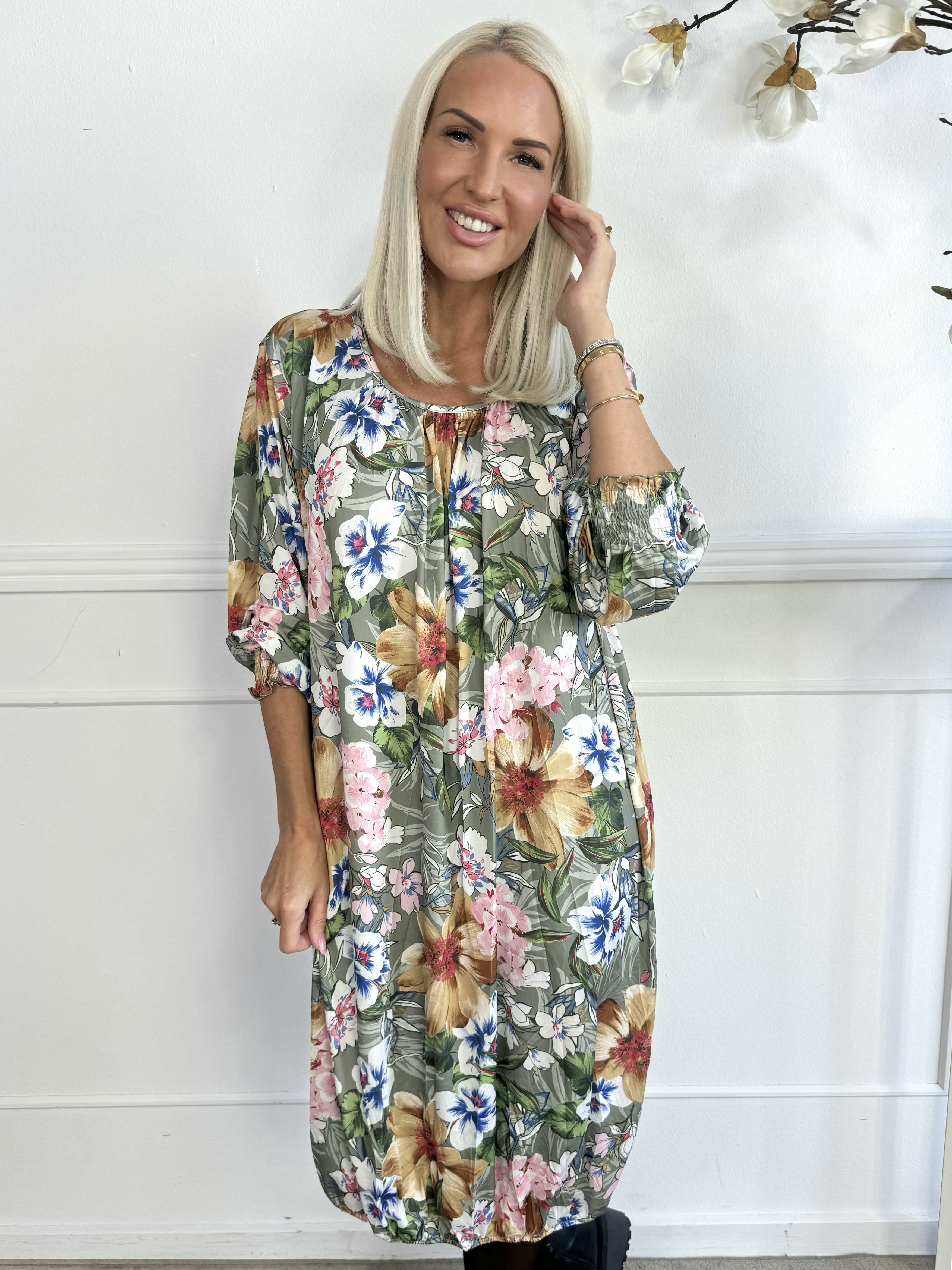 Miracle Floral Dress L/S - Blommig klänning med resår och långa ärmar